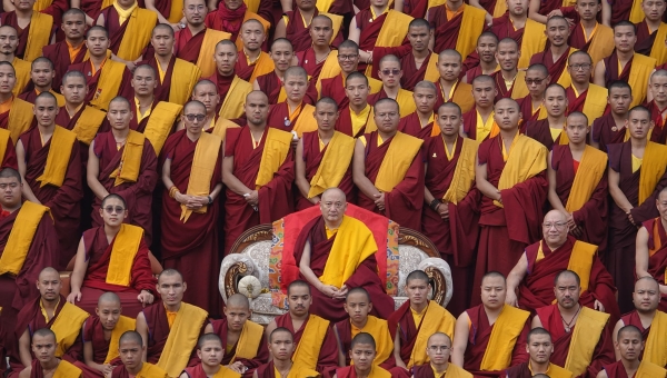 Lord Gampopa’s Sunlight of the Scriptures: A Teaching by Gyaltsab Rinpoche